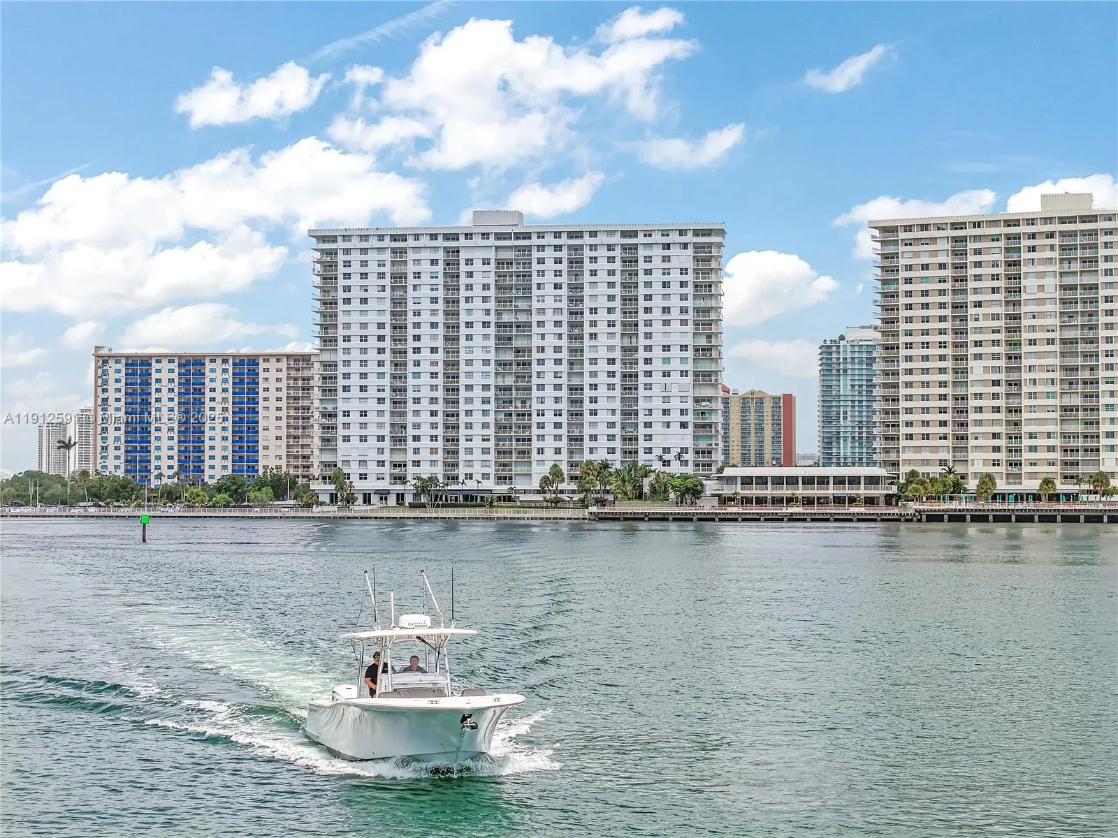 500 Bayview Dr # 117, Sunny Isles Beach, FL 33160