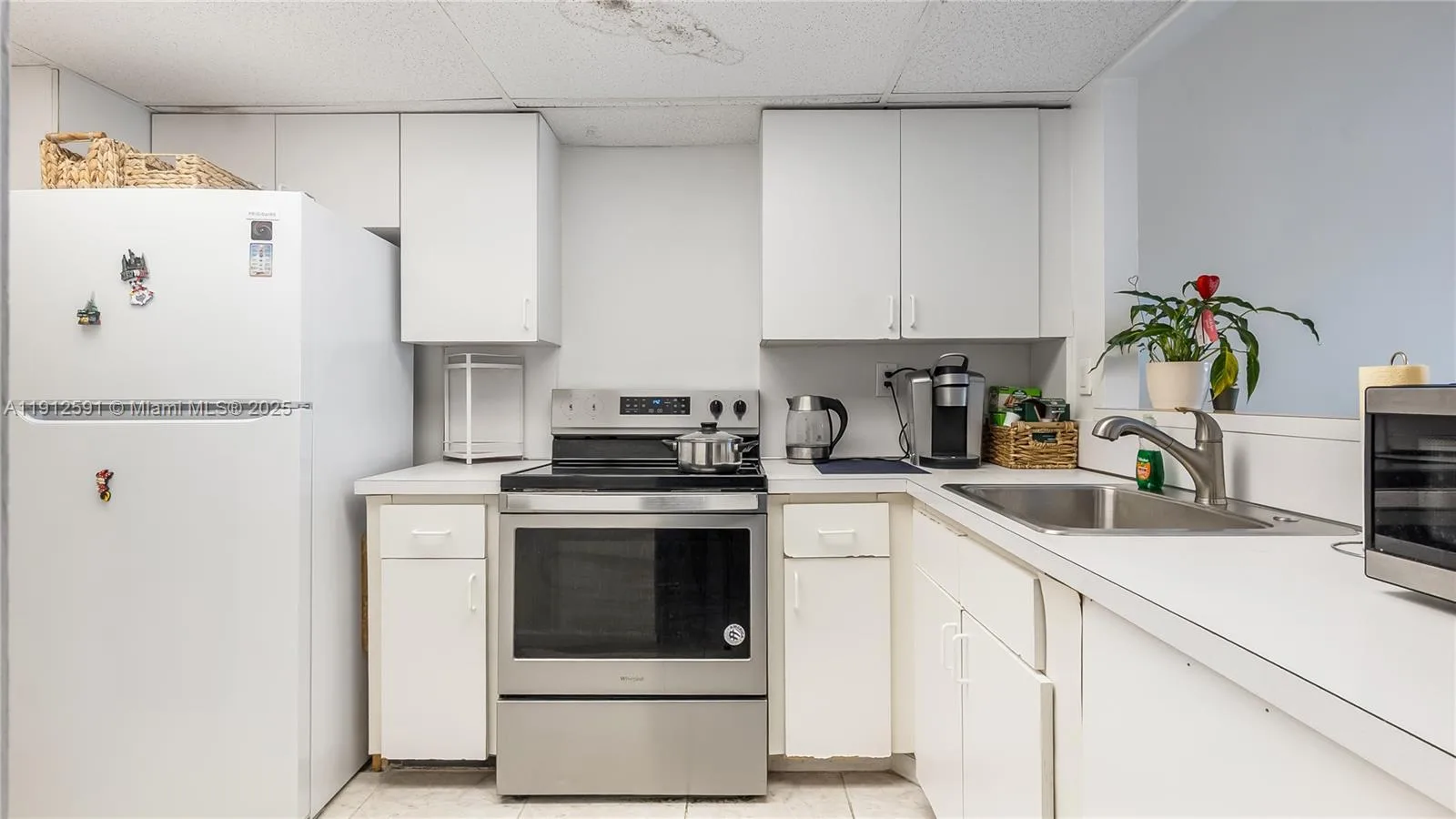 500 Bayview Dr # 117, Sunny Isles Beach, FL 33160 photo 4