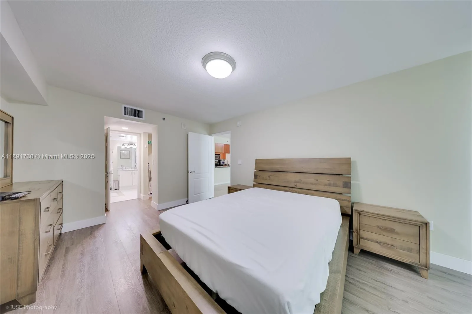 1200 Brickell Bay Dr # 3506, Miami, FL 33131 photo 11
