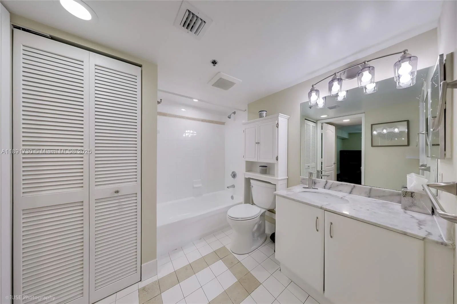 1200 Brickell Bay Dr # 3506, Miami, FL 33131 photo 8