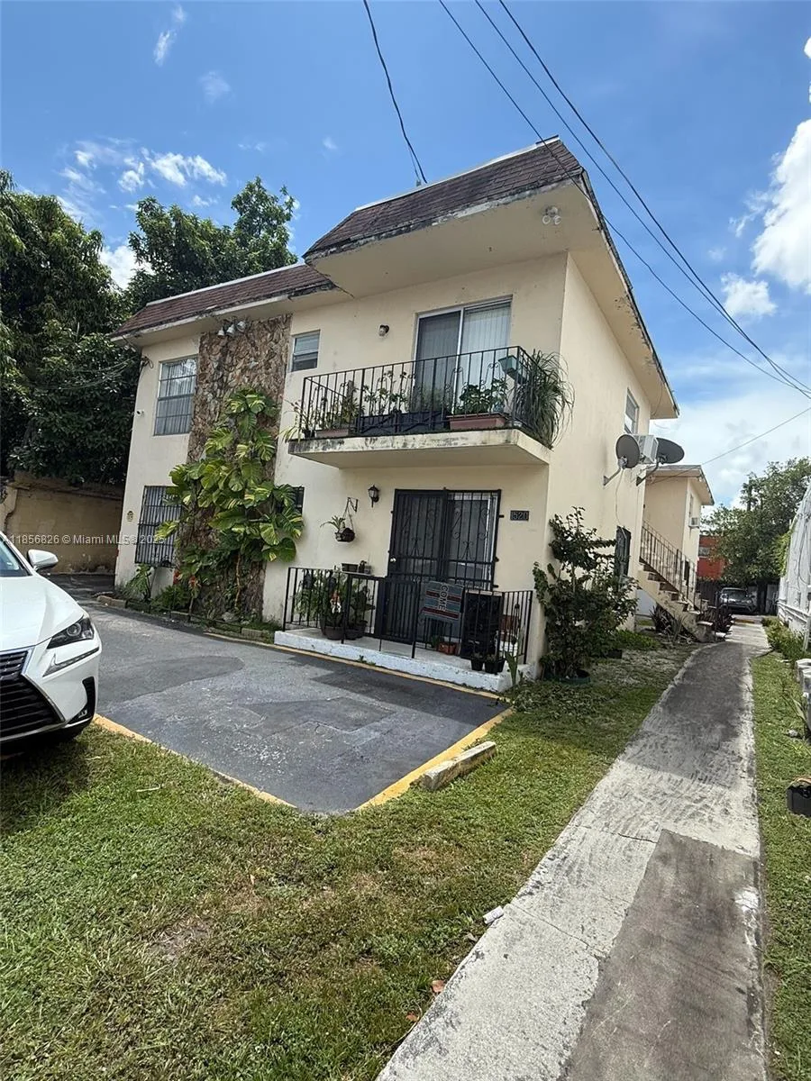 1520 SW 1st St, Miami, FL 33135