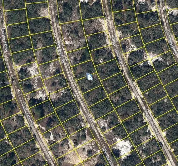 215 Blue Sky Dr, Lake Placid, FL 33852