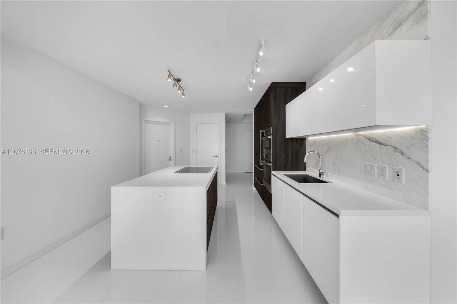 851 NE 1st AVE # 2106, Miami, FL 33132 photo 2