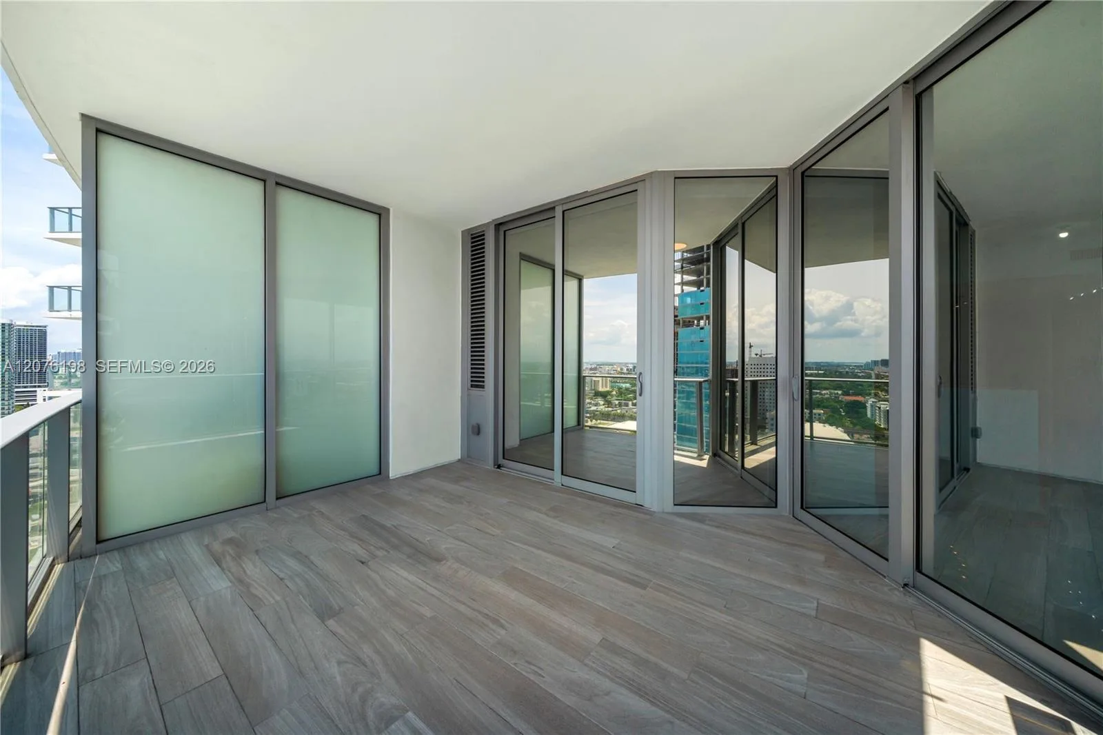 851 NE 1st AVE # 2106, Miami, FL 33132 photo 3