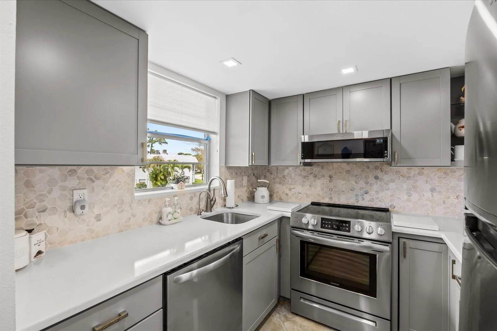 2929 SE Ocean Boulevard # 104-7, Stuart, FL 34996 photo 4