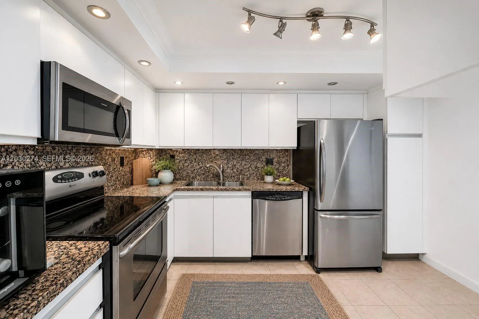 1000 Quayside Ter # TS-10, Miami, FL 33138 photo 10