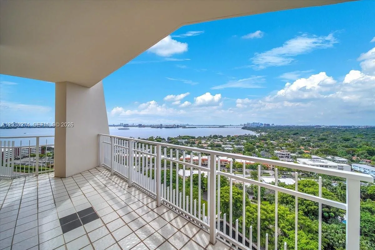 1000 Quayside Ter # TS-10, Miami, FL 33138 photo 2