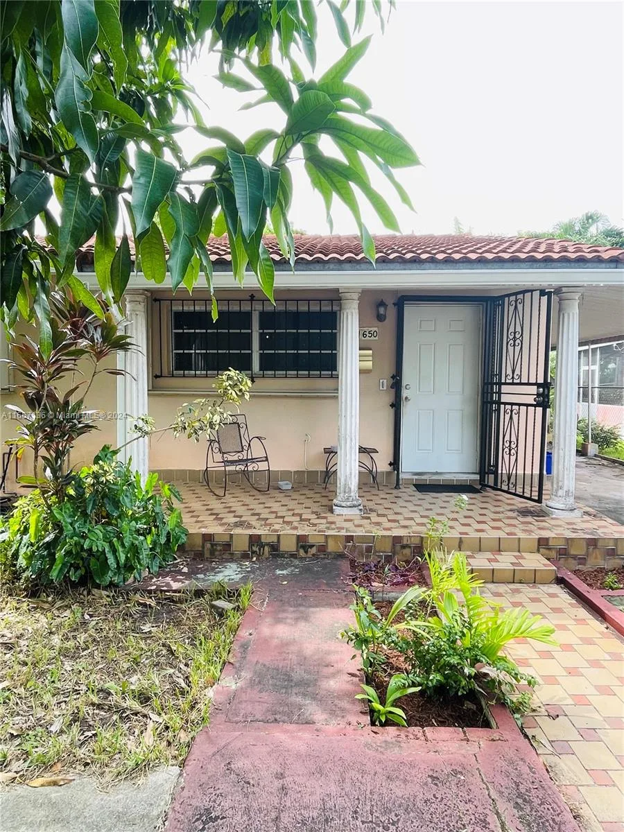 1650 NW 36th Ave, Miami, FL 33125 photo 2