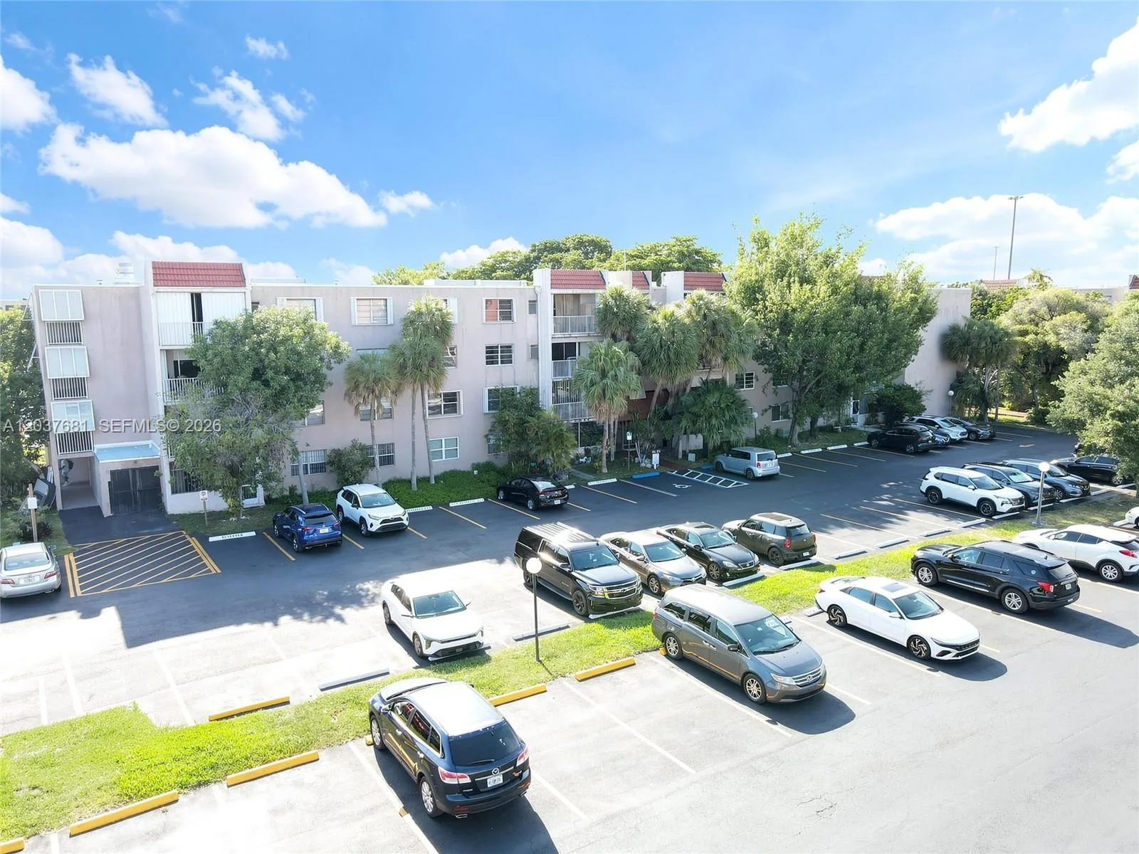 8405 NW 8th St # 204, Miami, FL 33126