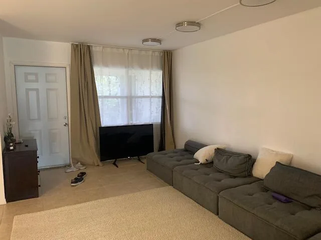 270 LAYNE Boulevard # 308, Hallandale Beach, FL 33009 photo 5