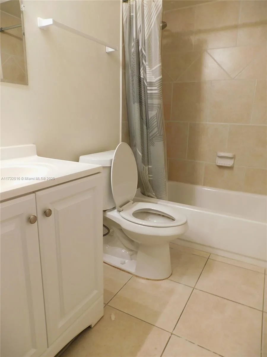 508 SE 7 ST, Cape Coral, FL 33990 photo 2