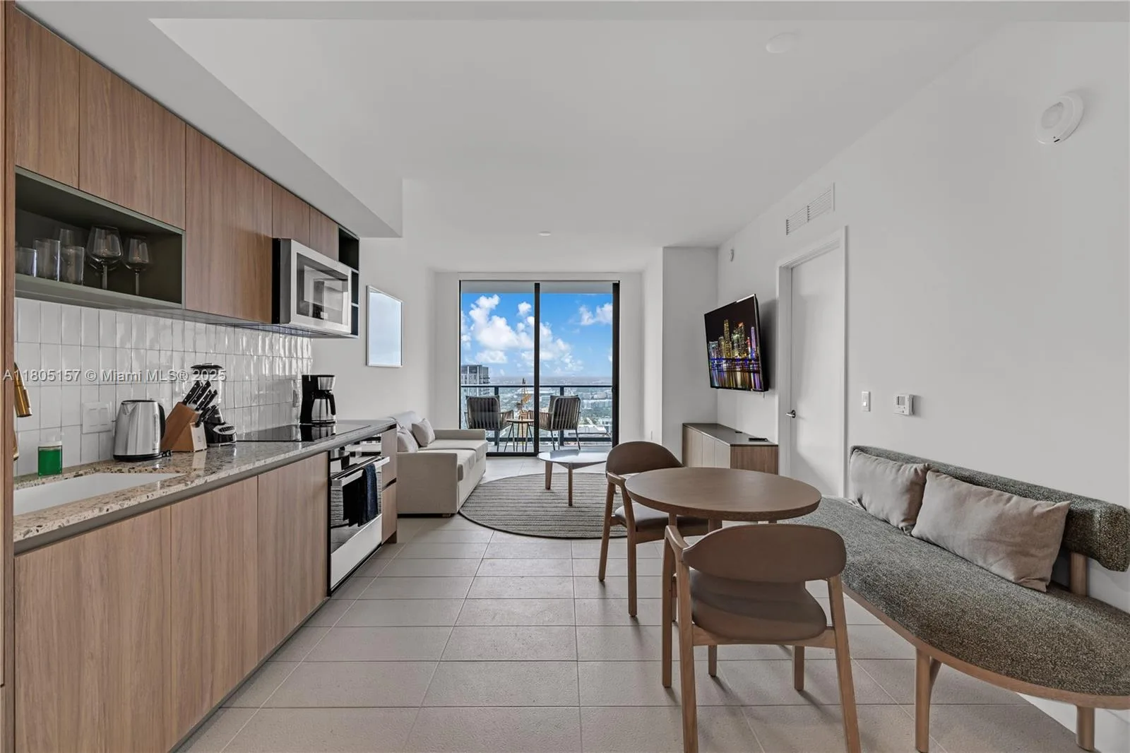 601 NE 1st # 4204, Miami, FL 33132 photo 2