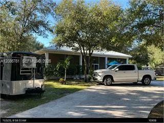 255 C Rd, La Belle, FL 33935