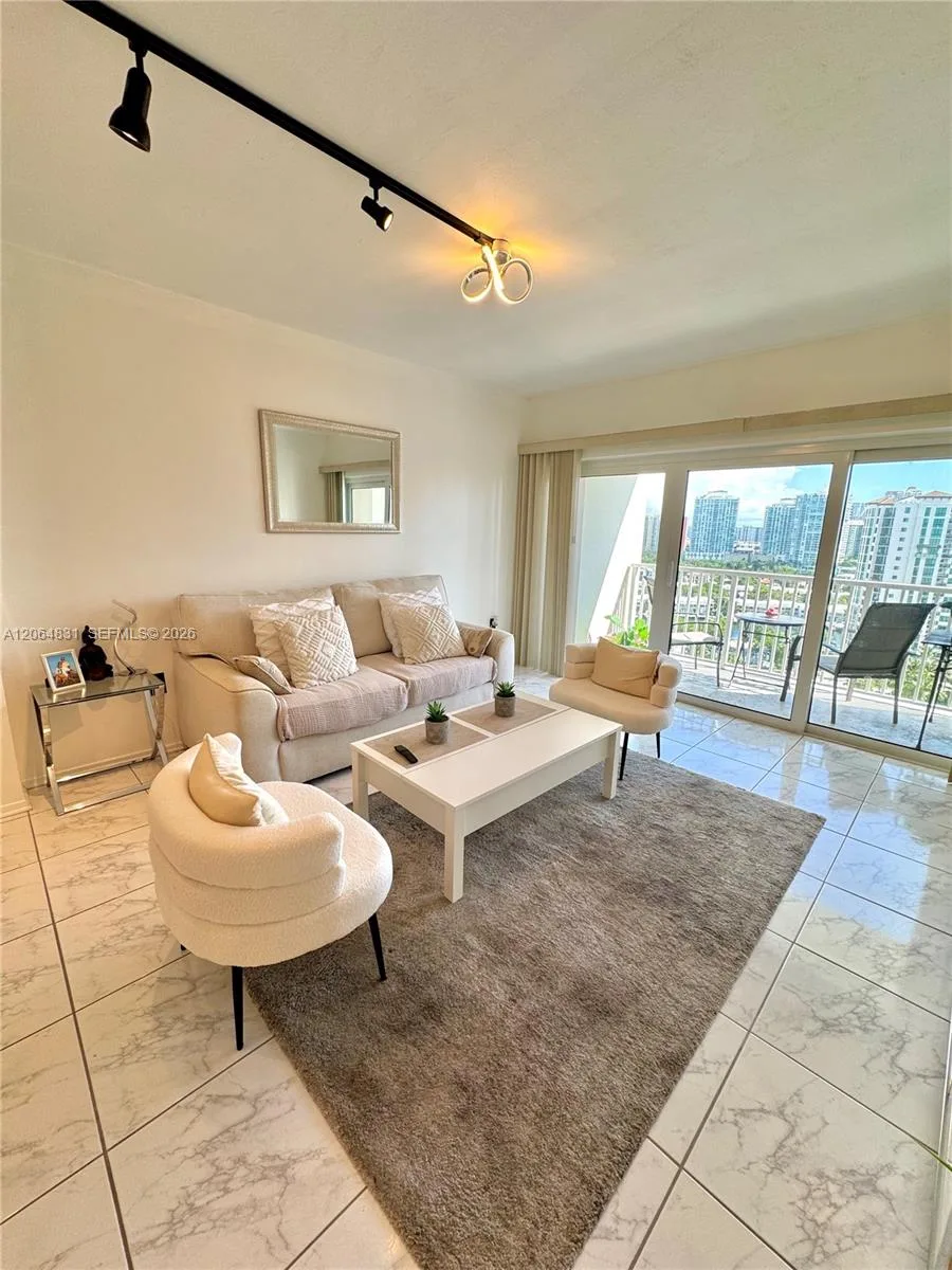 300 Bayview Dr # 1603, Sunny Isles Beach, FL 33160
