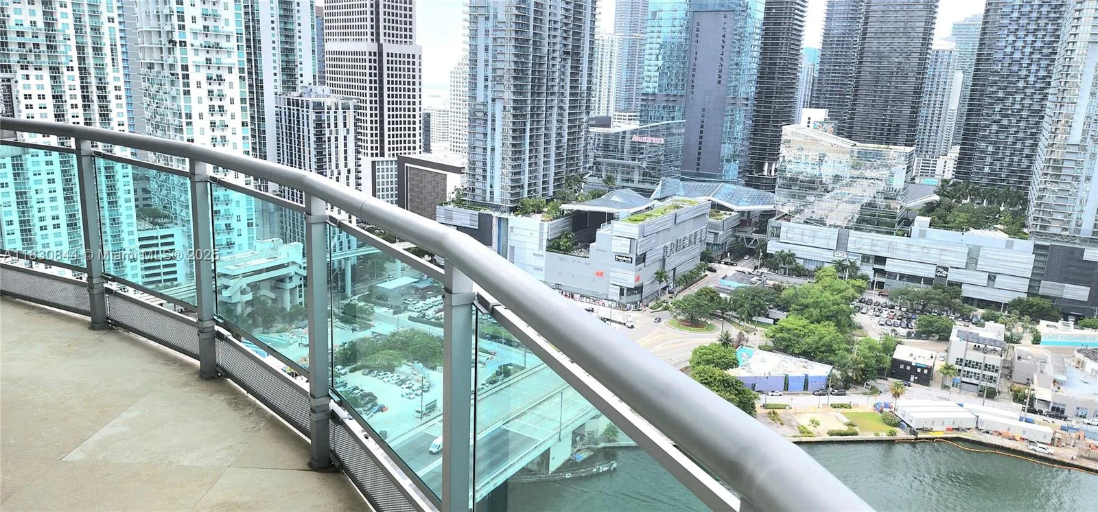 350 S Miami Ave # 3214, Miami, FL 33130 photo 2