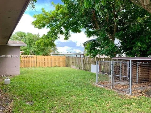 6720 NW 28th St, Sunrise, FL 33313 photo 4