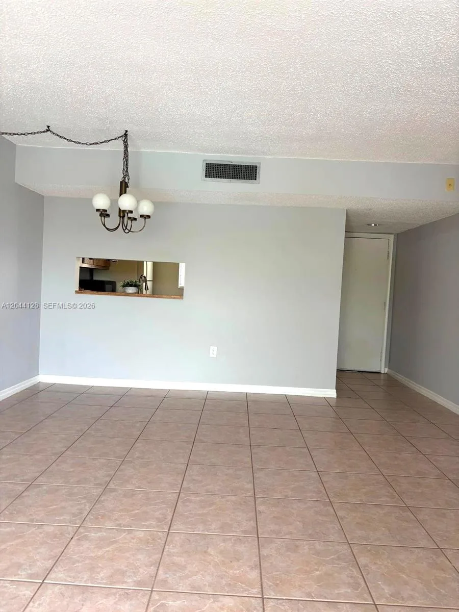 8025 SW 107th Ave # 313, Miami, FL 33173 photo 2