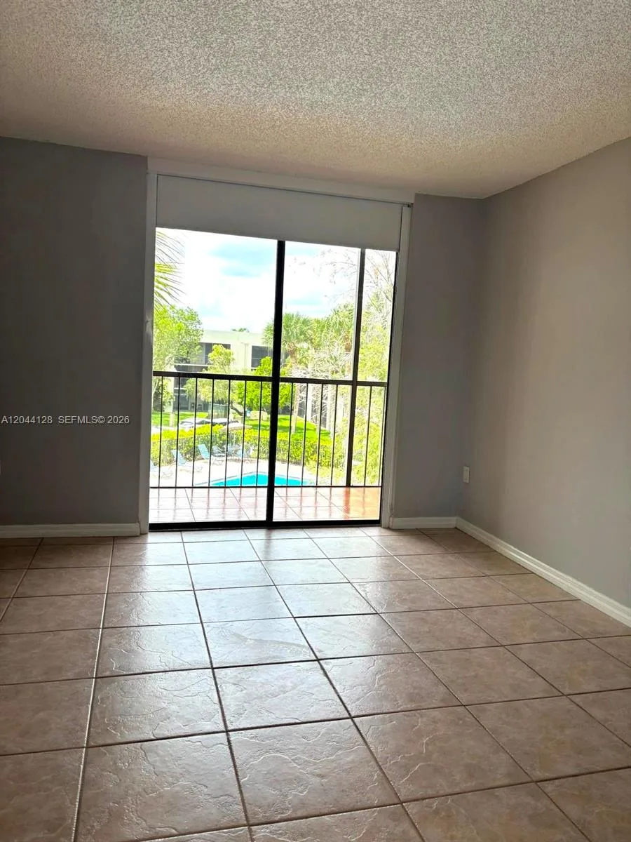 8025 SW 107th Ave # 313, Miami, FL 33173 photo 3