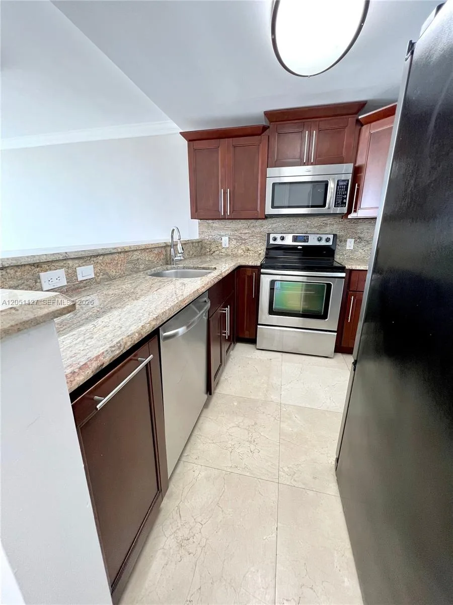 1045 10th St # 902, Miami Beach, FL 33139 photo 4