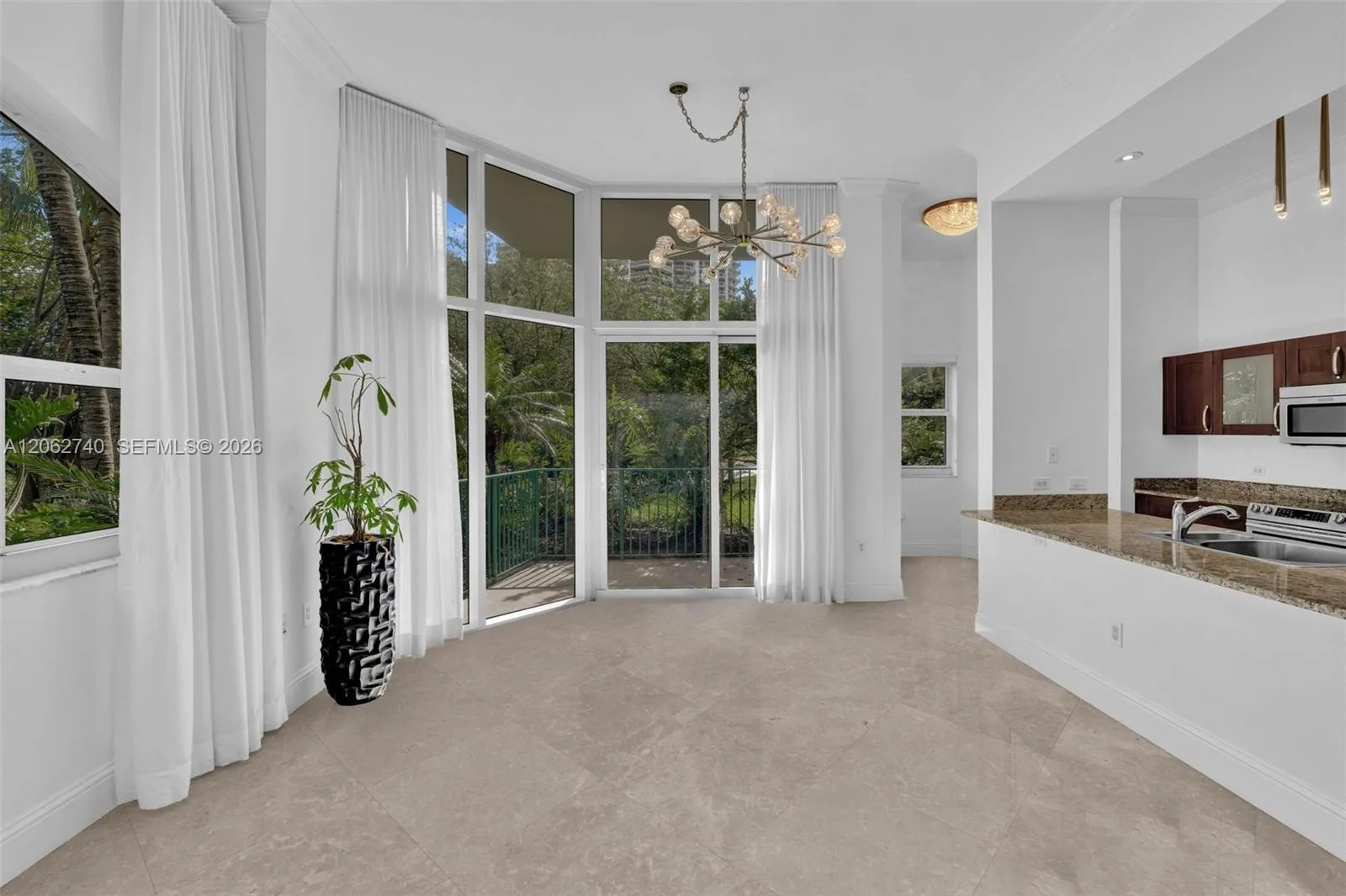 20000 E Country Club Dr # 110, Aventura, FL 33180