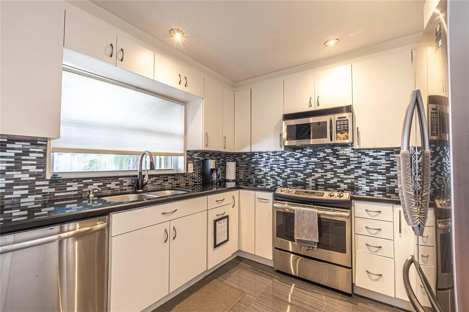 9871 NW 2nd Court, Plantation, FL 33324 photo 6