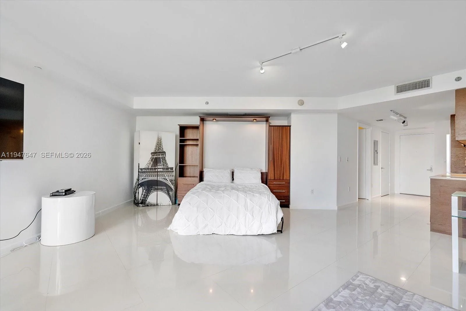 475 Brickell Ave # 5208, Miami, FL 33131 photo 11