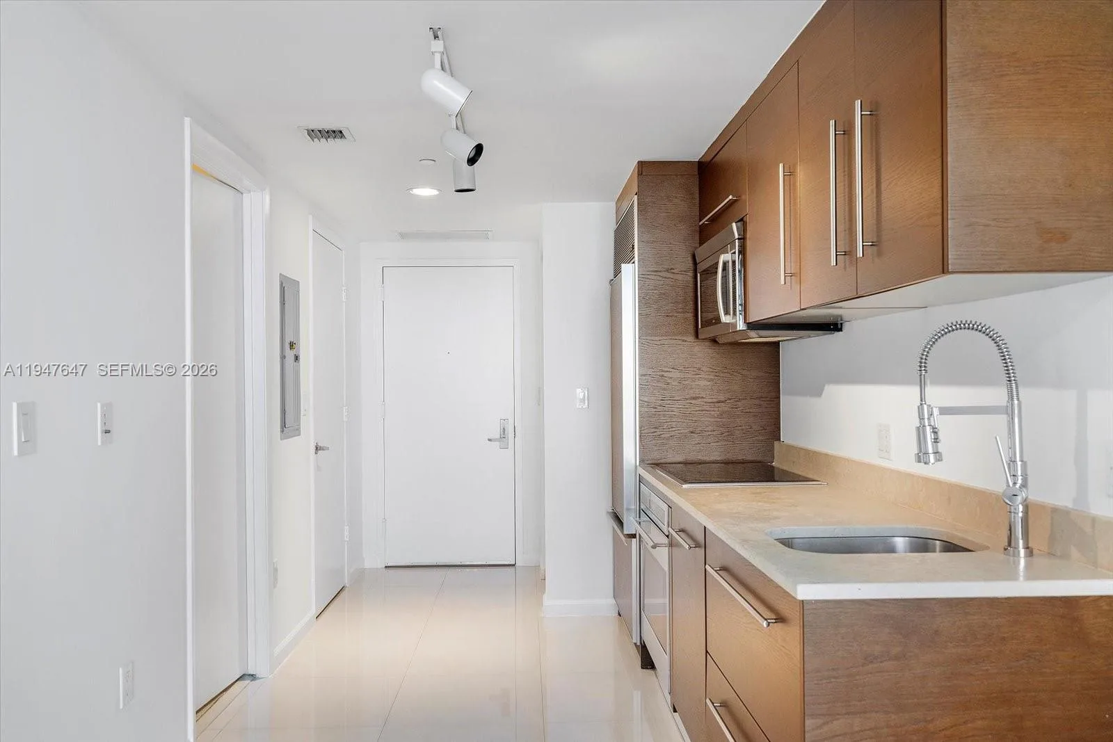 475 Brickell Ave # 5208, Miami, FL 33131 photo 6