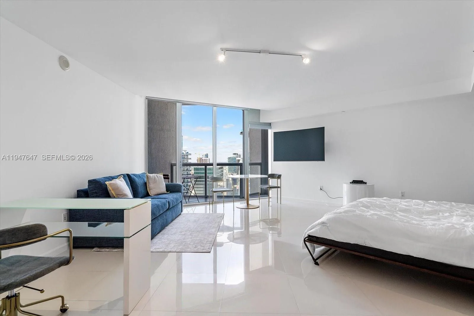 475 Brickell Ave # 5208, Miami, FL 33131 photo 7