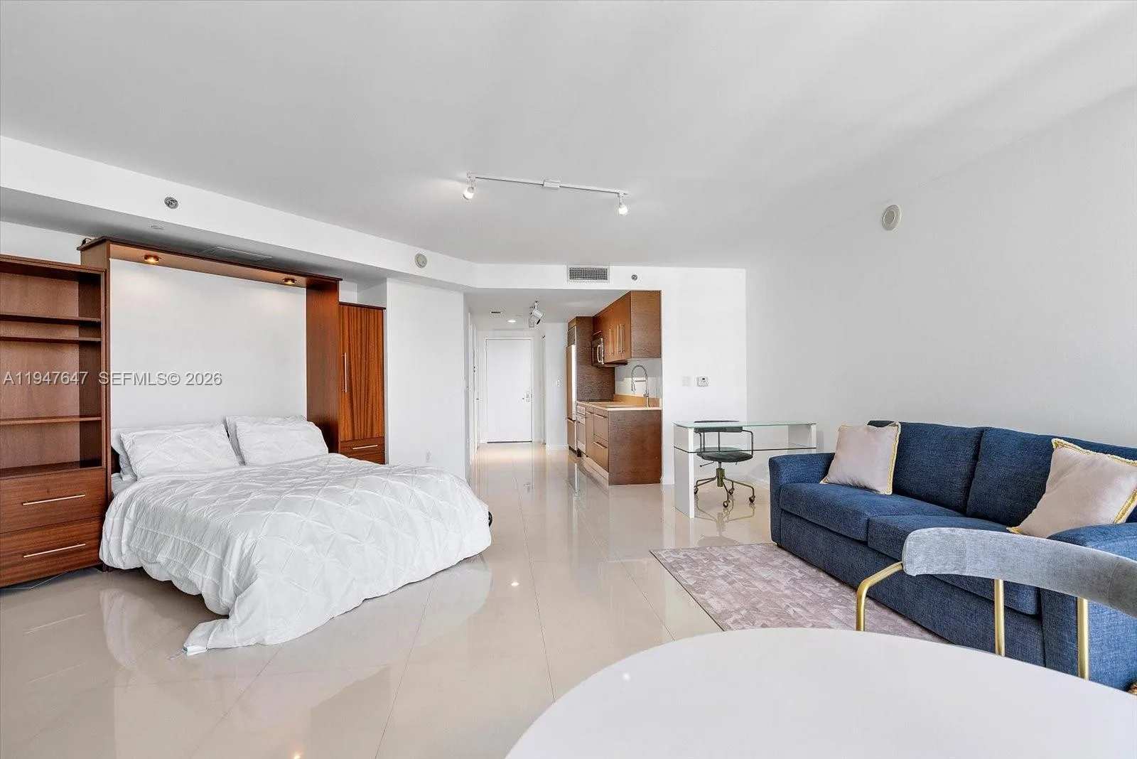 475 Brickell Ave # 5208, Miami, FL 33131 photo 9
