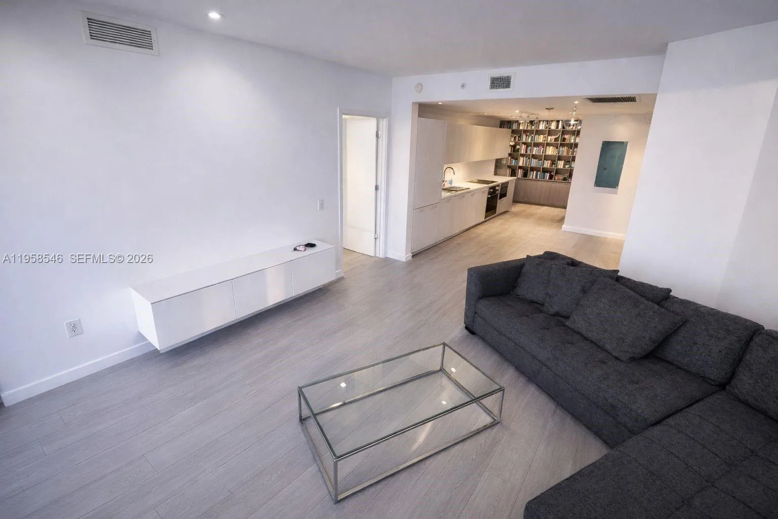 501 NE 31st St # 2401, Miami, FL 33137 photo 3