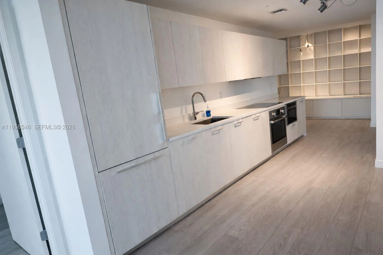 501 NE 31st St # 2401, Miami, FL 33137 photo 4