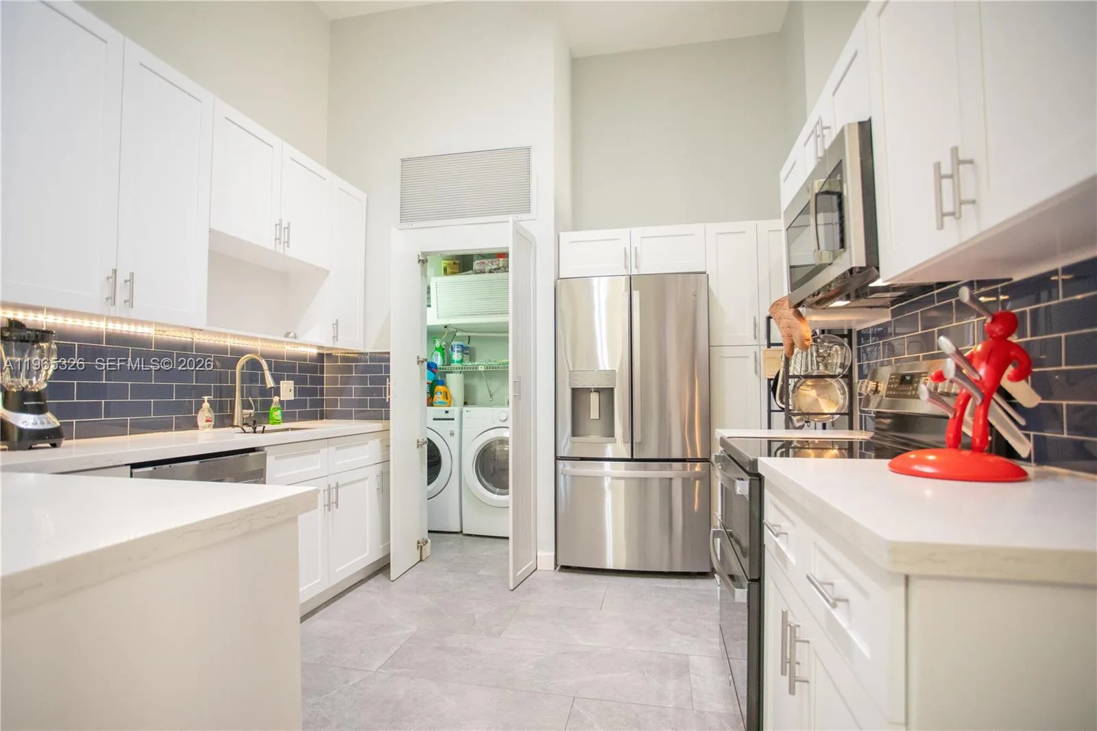 523 Leslie Dr, Hallandale Beach, FL 33009 photo 4