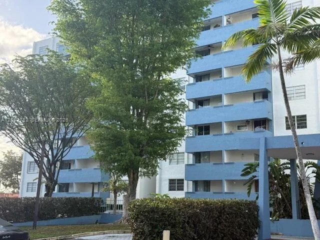 5050 NW 7th St # 805, Miami, FL 33126