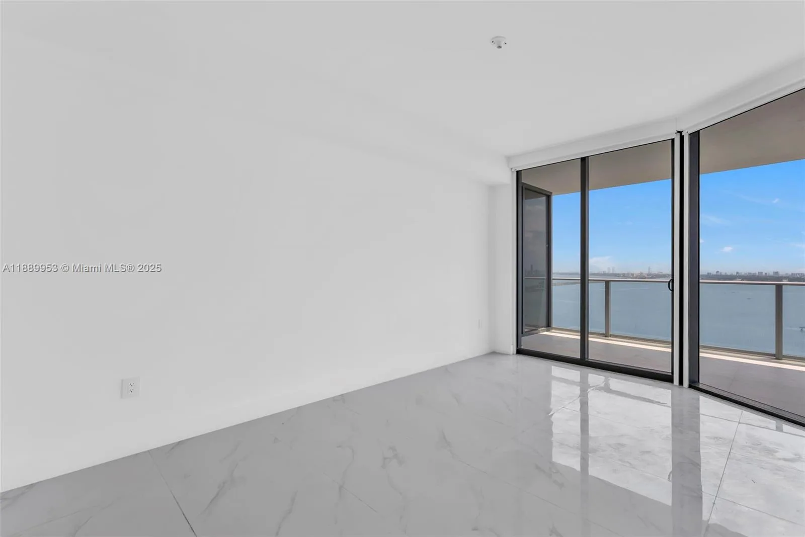 700 NE 24th St # 3706, Miami, FL 33137 photo 2