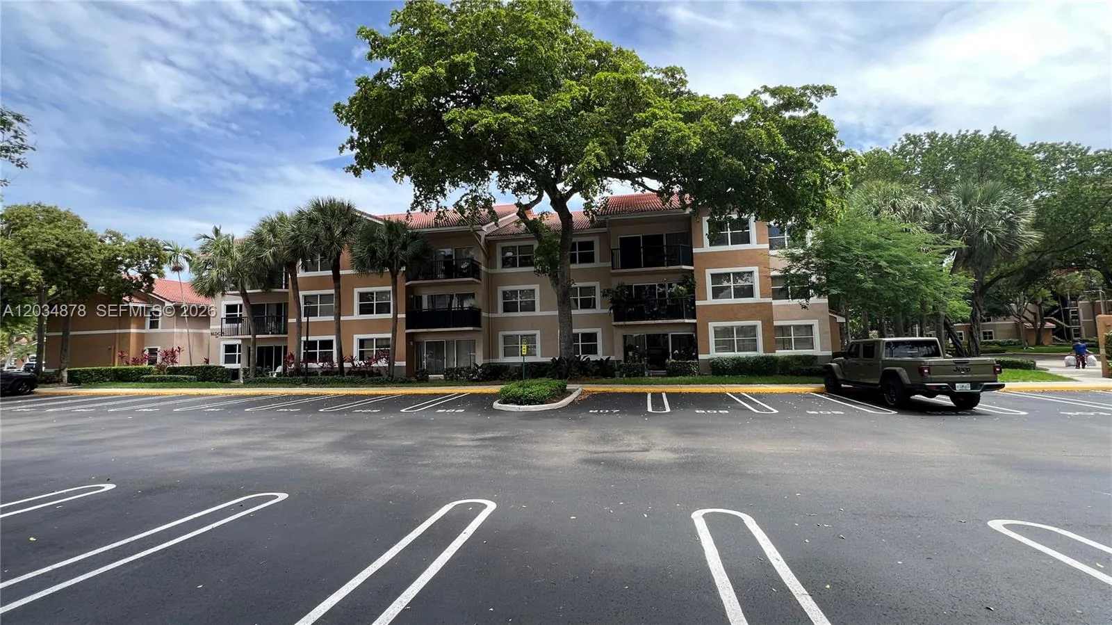 8851 Wiles Rd # 108, Coral Springs, FL 33067