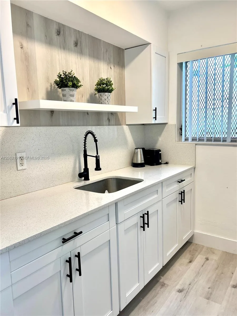 825 Euclid Ave # 8, Miami Beach, FL 33139 photo 4
