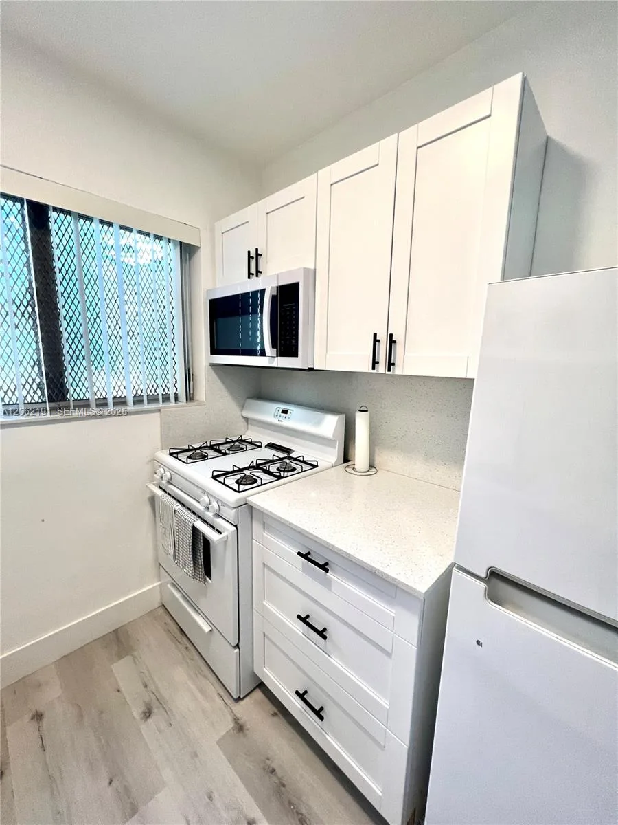 825 Euclid Ave # 8, Miami Beach, FL 33139 photo 5