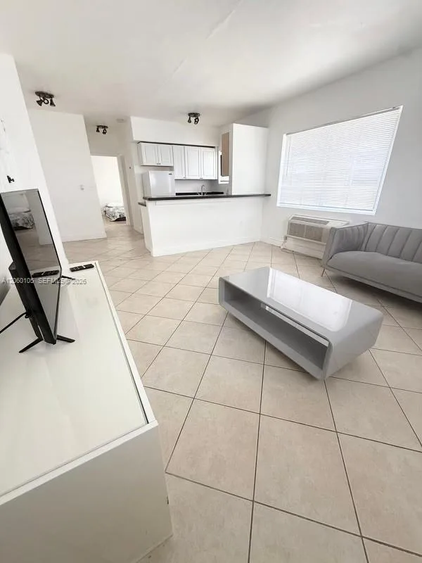 8011 Abbott Ave # 4, Miami Beach, FL 33141