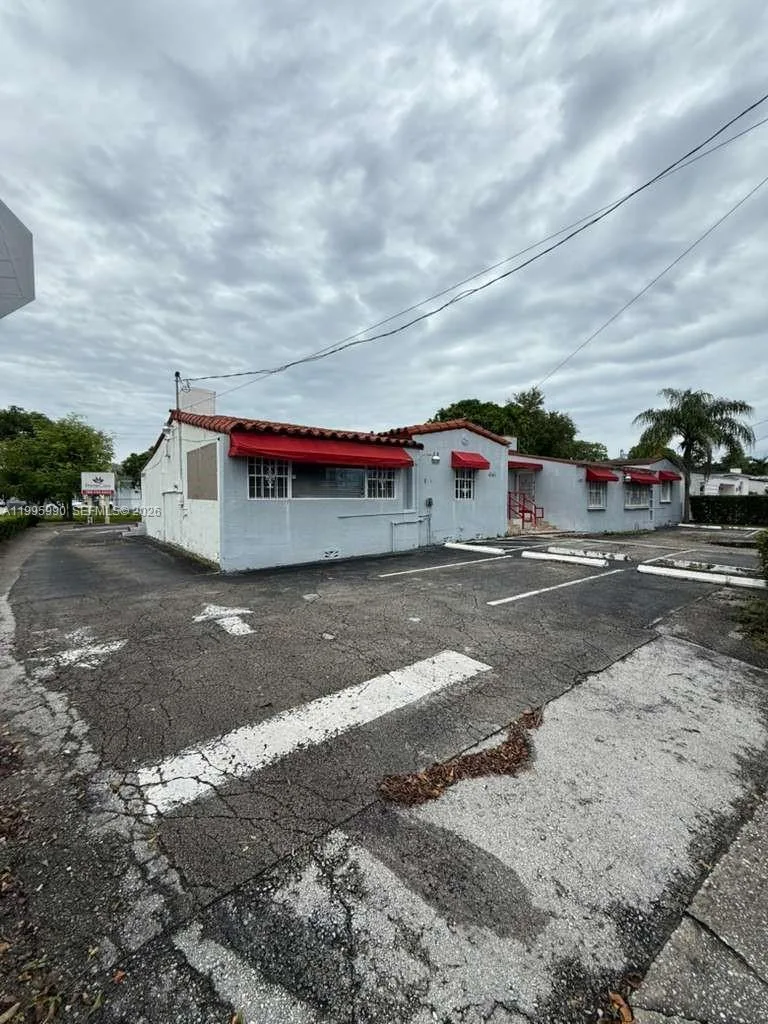 4141 SW 6th St, Miami, FL 33134