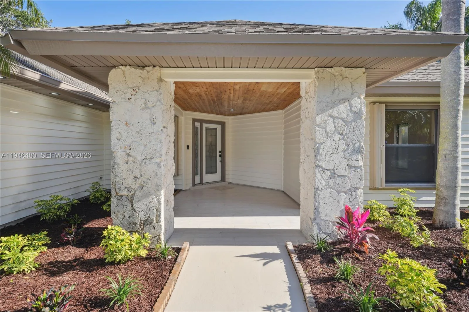 2170 Seminole Shores Ln, Vero Beach, FL 32963