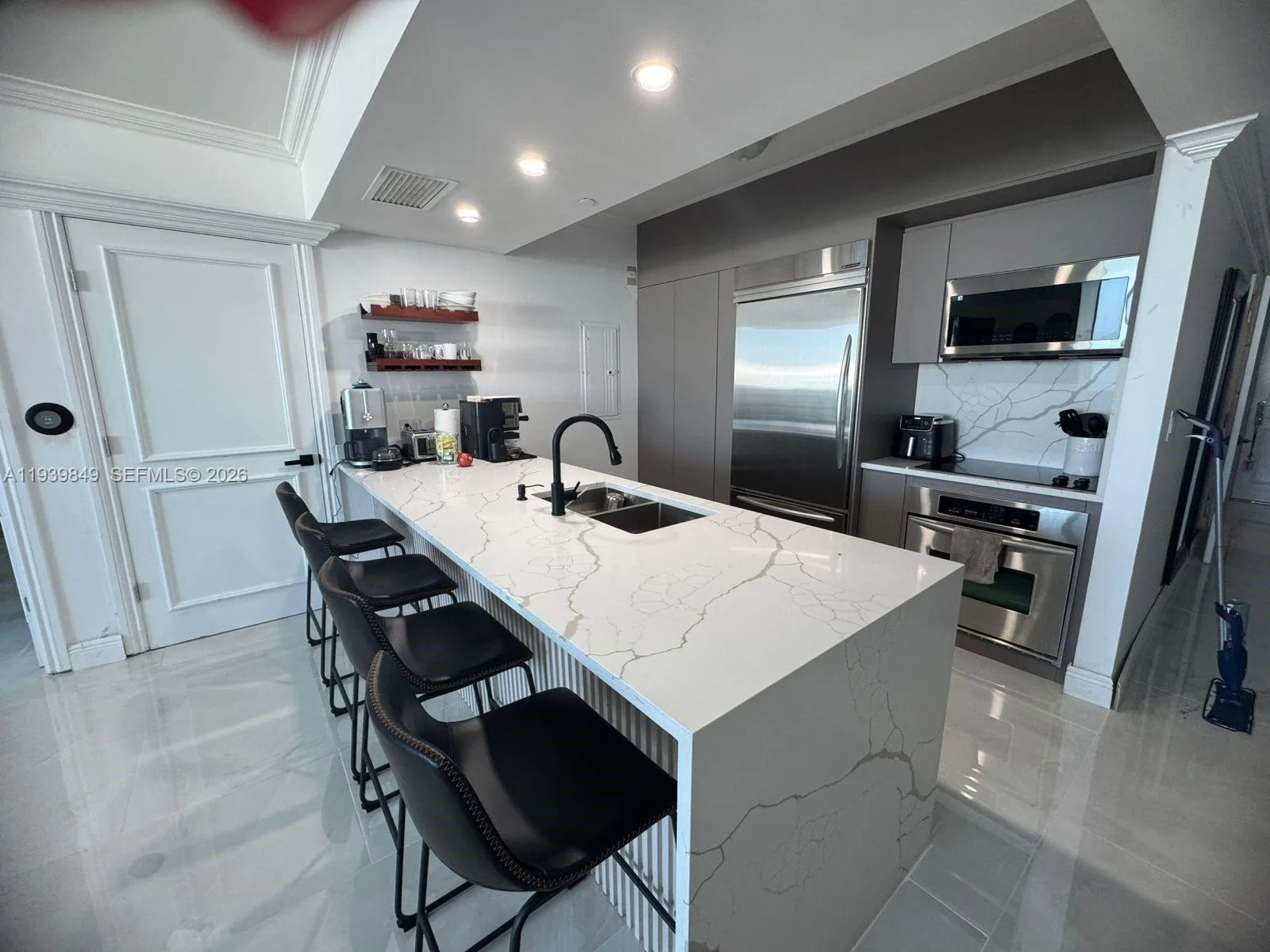 1830 S Ocean Dr # 4910, Hallandale Beach, FL 33009 photo 2