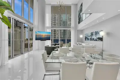 PARQUE TOWERS CONDO