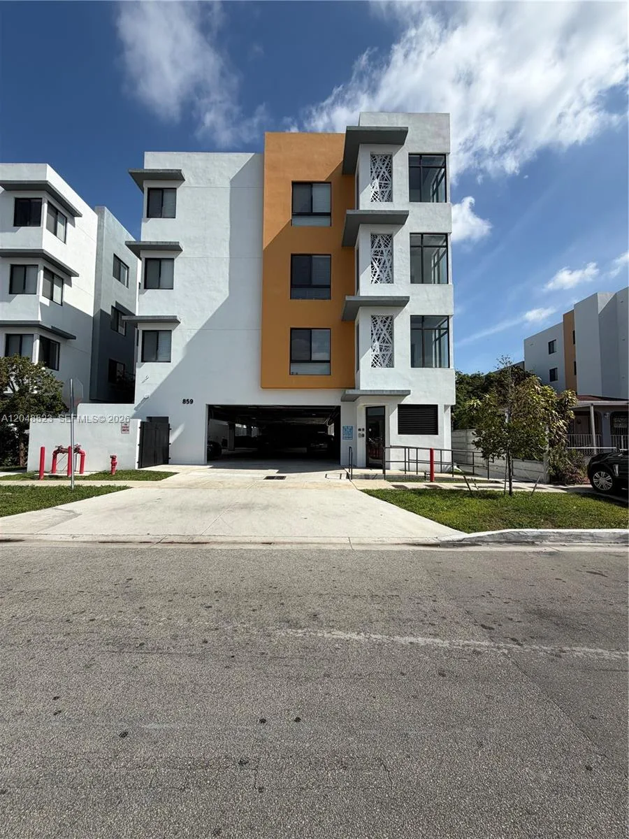 853 E 24th St # 403, Hialeah, FL 33013