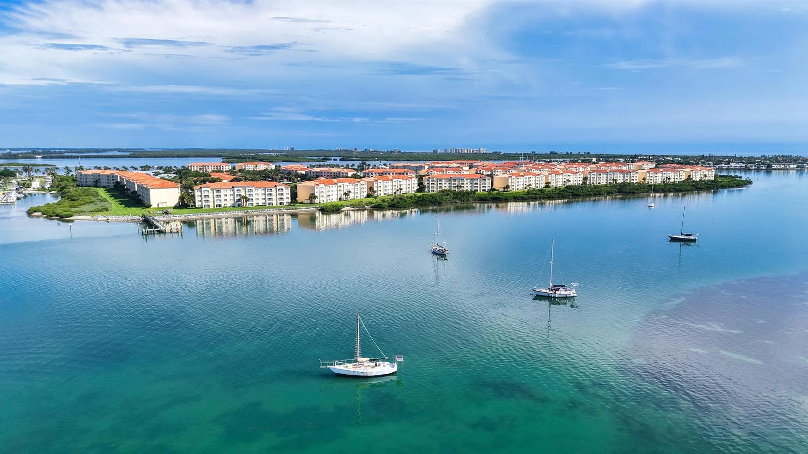 26 HARBOUR ISLE Drive W # 102, Fort Pierce, FL 34949