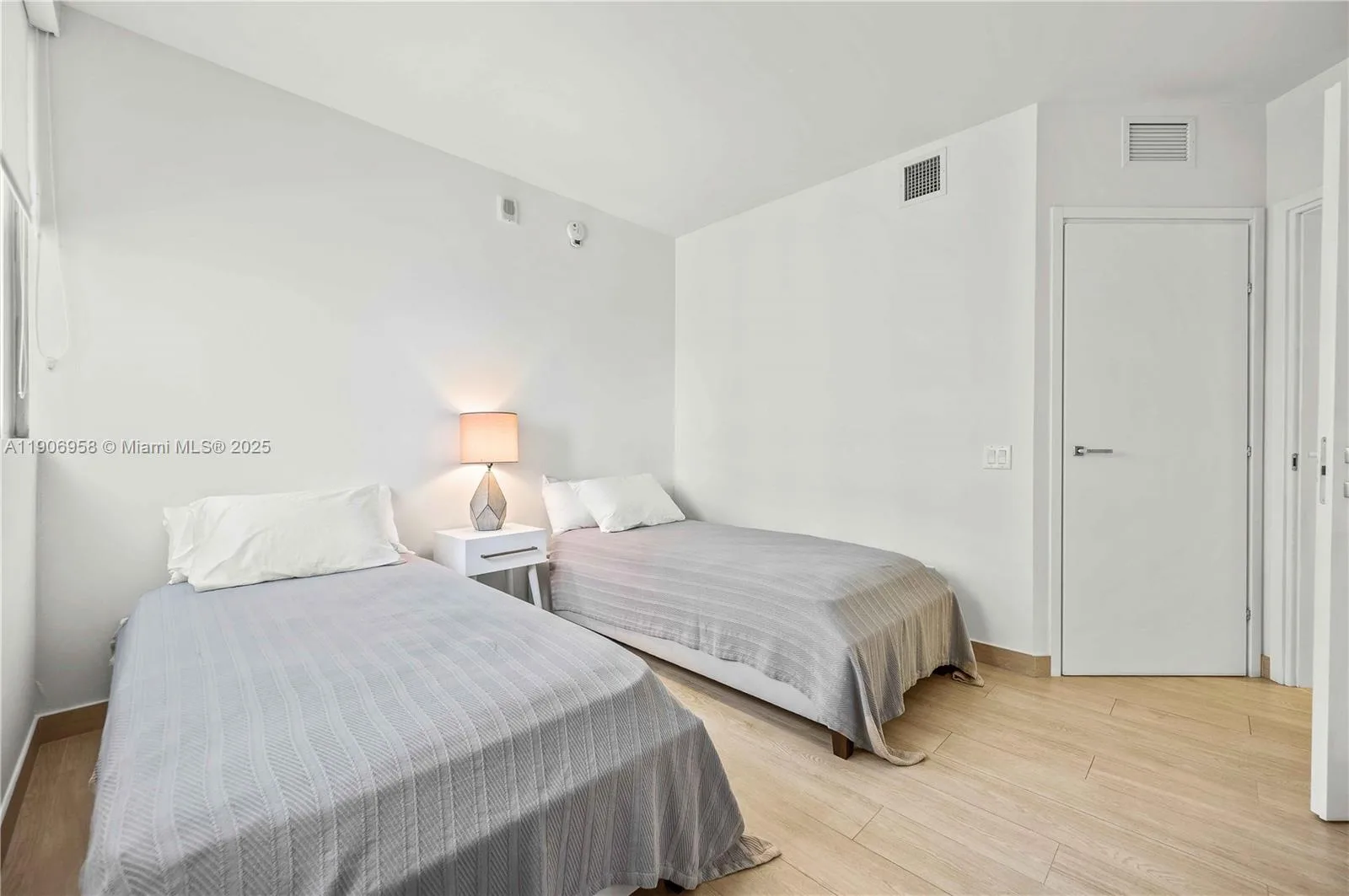 1300 Brickell Bay Dr # 1603, Miami, FL 33131 photo 11