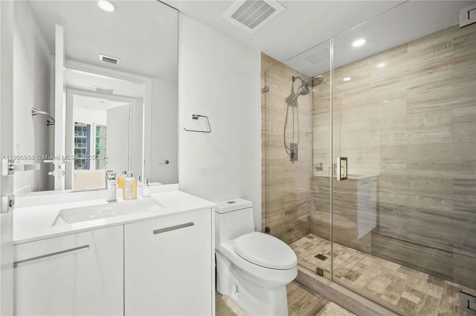 1300 Brickell Bay Dr # 1603, Miami, FL 33131 photo 12