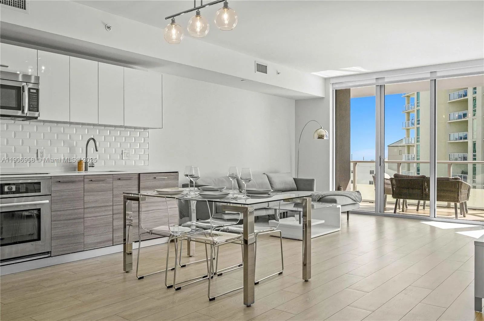 1300 Brickell Bay Dr # 1603, Miami, FL 33131 photo 6
