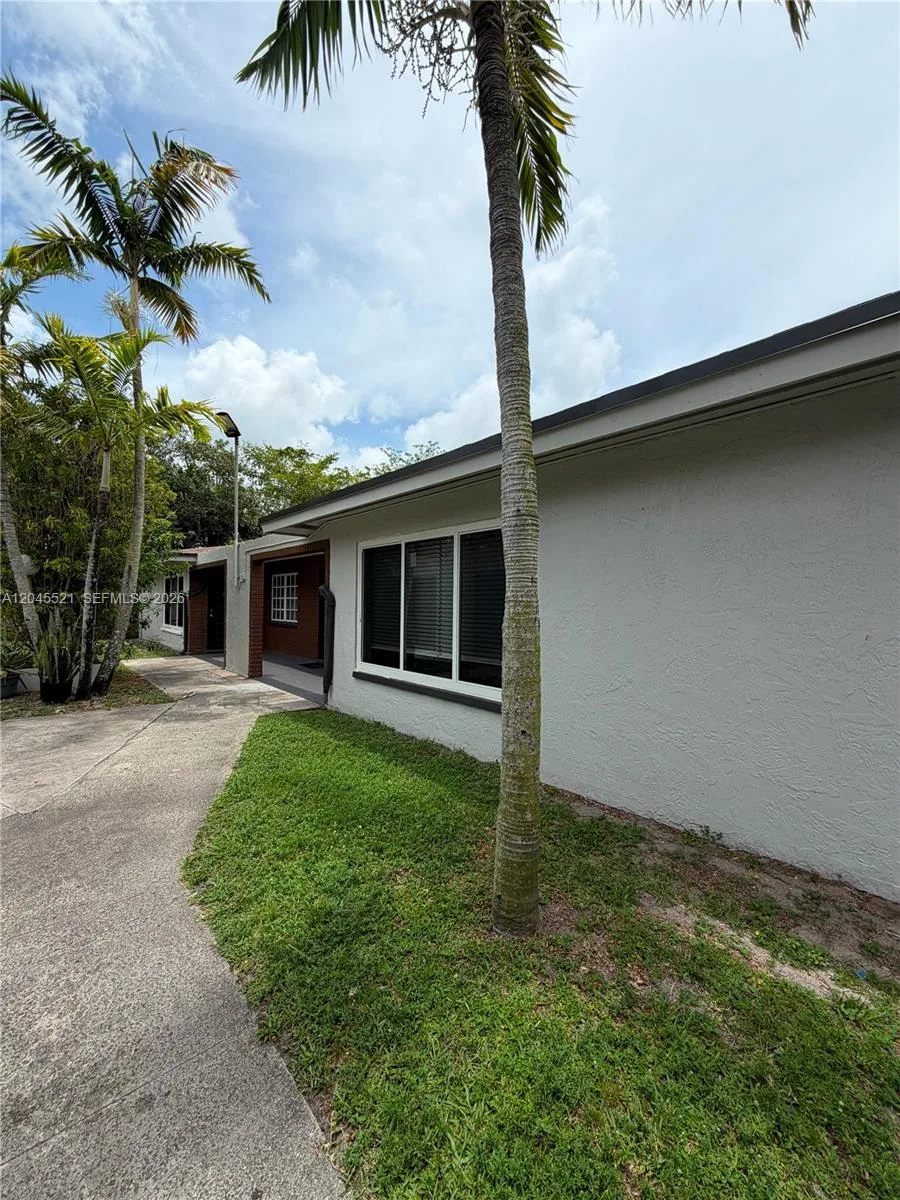 2557 NW 60TH TER, Sunrise, FL 33313 photo 3