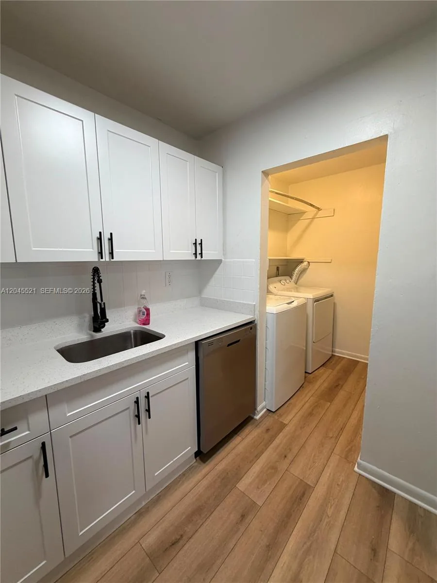 2557 NW 60TH TER, Sunrise, FL 33313 photo 7