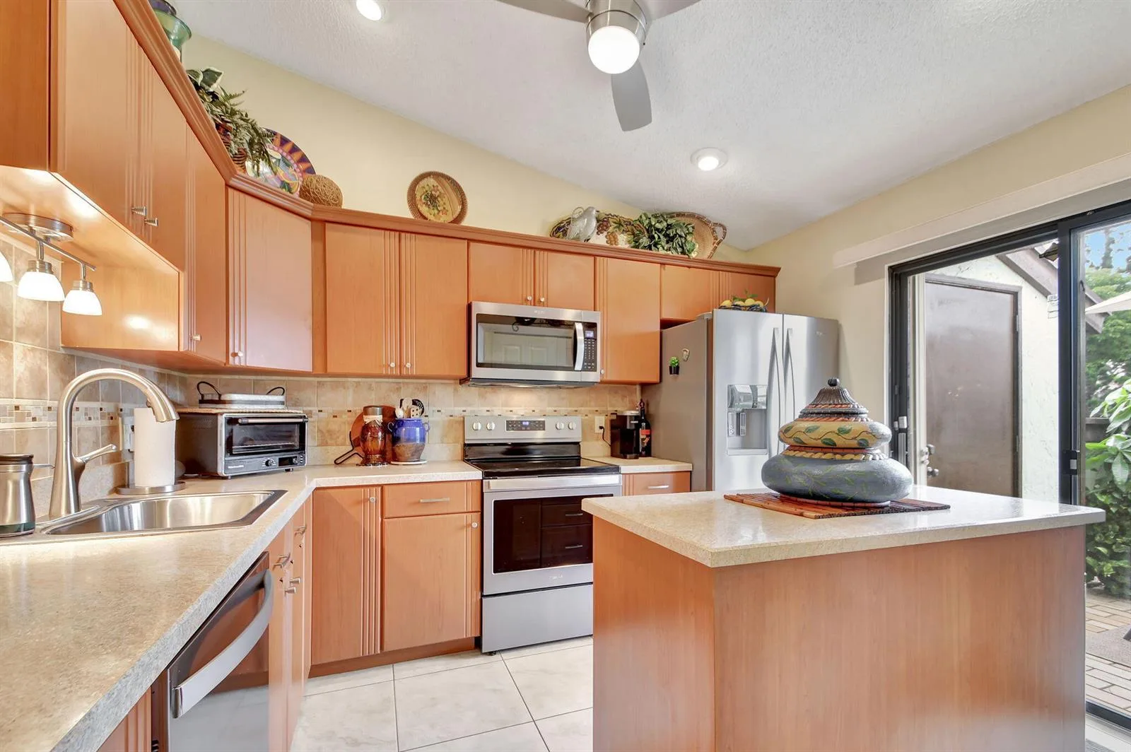 494 Iron Forge Court, Royal Palm Beach, FL 33411 photo 8